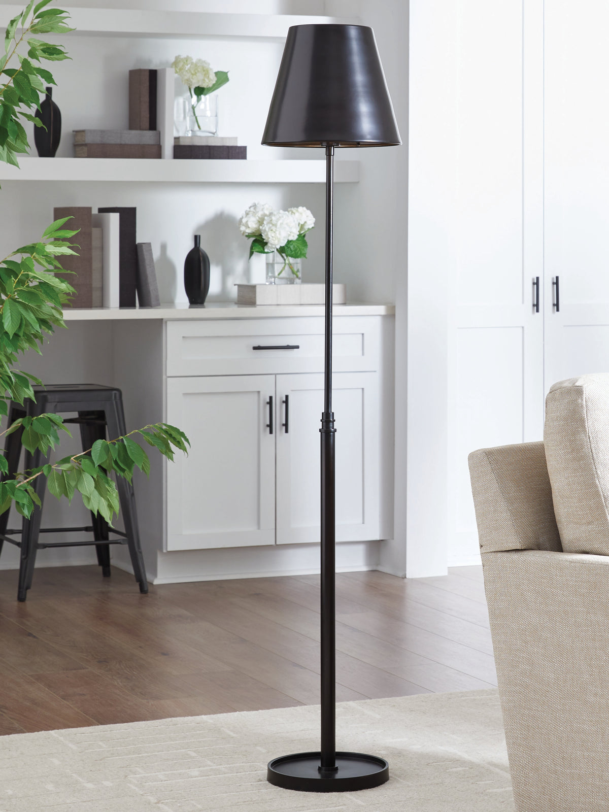 3 Brothers Decor - Ashley Furniture - Wimner Lighting - Metal Floor Lamp (1/CN) / Antique Bronze Finish - L208461
