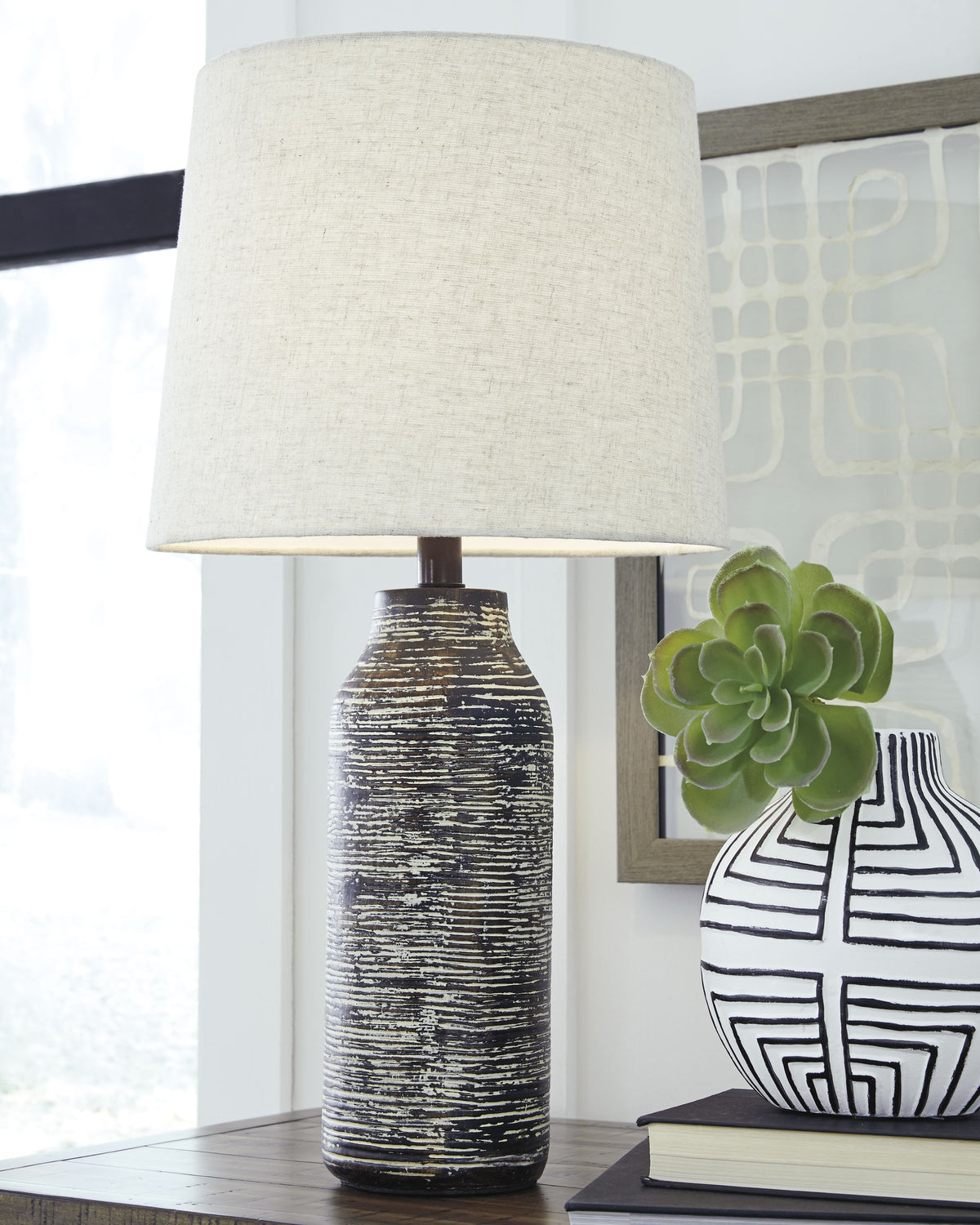 3 Brothers Decor - Ashley Furniture - Mahima Lighting - Paper Table Lamp (Set of 2) / Black/White - L235584