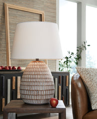 3 Brothers Decor - Ashley Furniture - Darrich Lighting - Metal Table Lamp (1/CN) / Beige/White - L235804