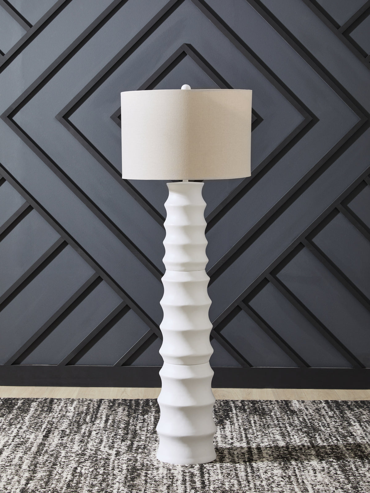 3 Brothers Decor - Ashley Furniture - Veraleigh Lighting - Poly Floor Lamp (1/CN) / White - L235851