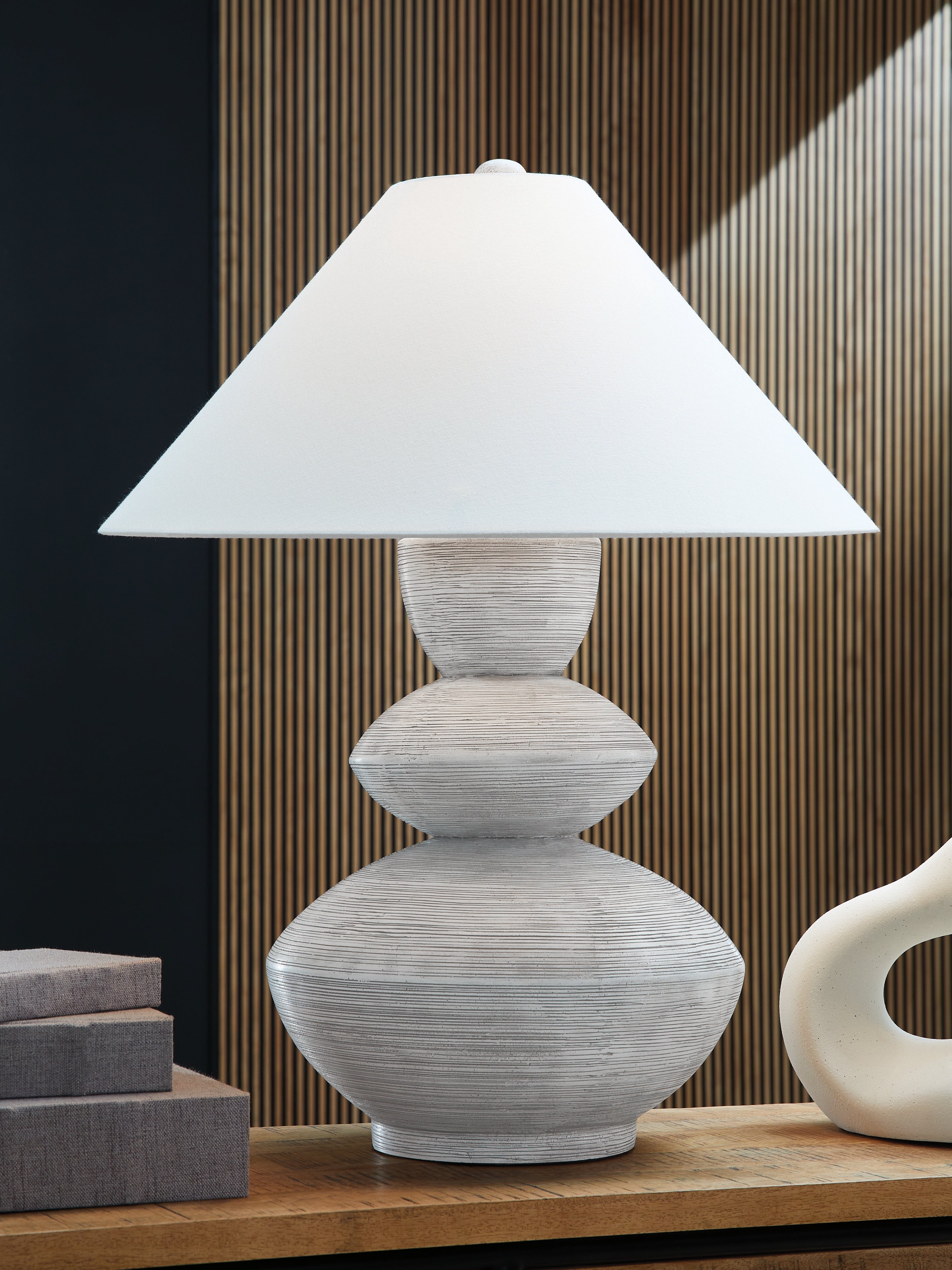 3 Brothers Decor - Ashley Furniture - Brickdon Lighting - Poly Table Lamp (1/CN) / Distressed White - L235874