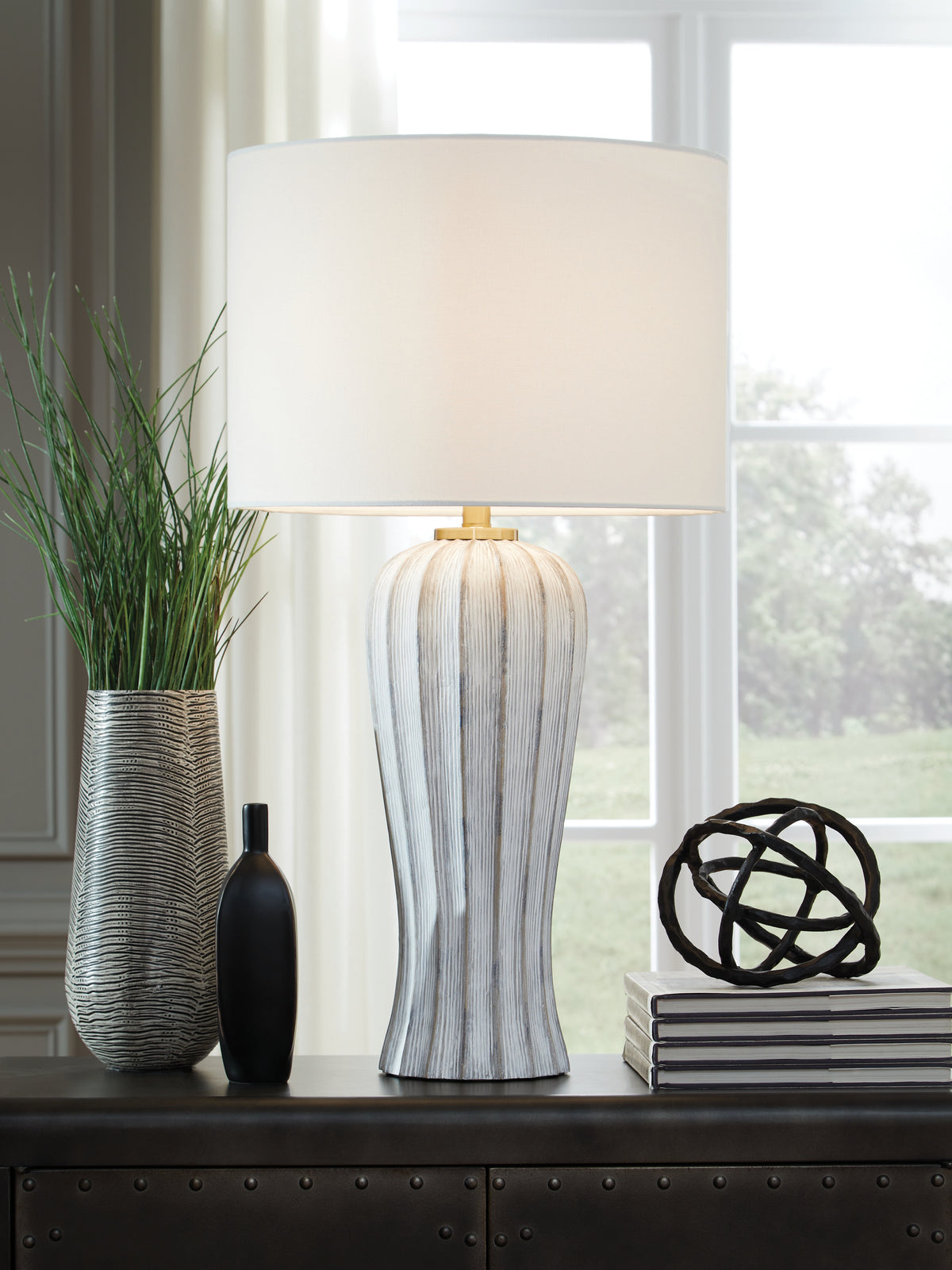 3 Brothers Decor - Ashley Furniture - Lanwell Lighting - Poly Table Lamp (1/CN) / Antique Gray - L235894
