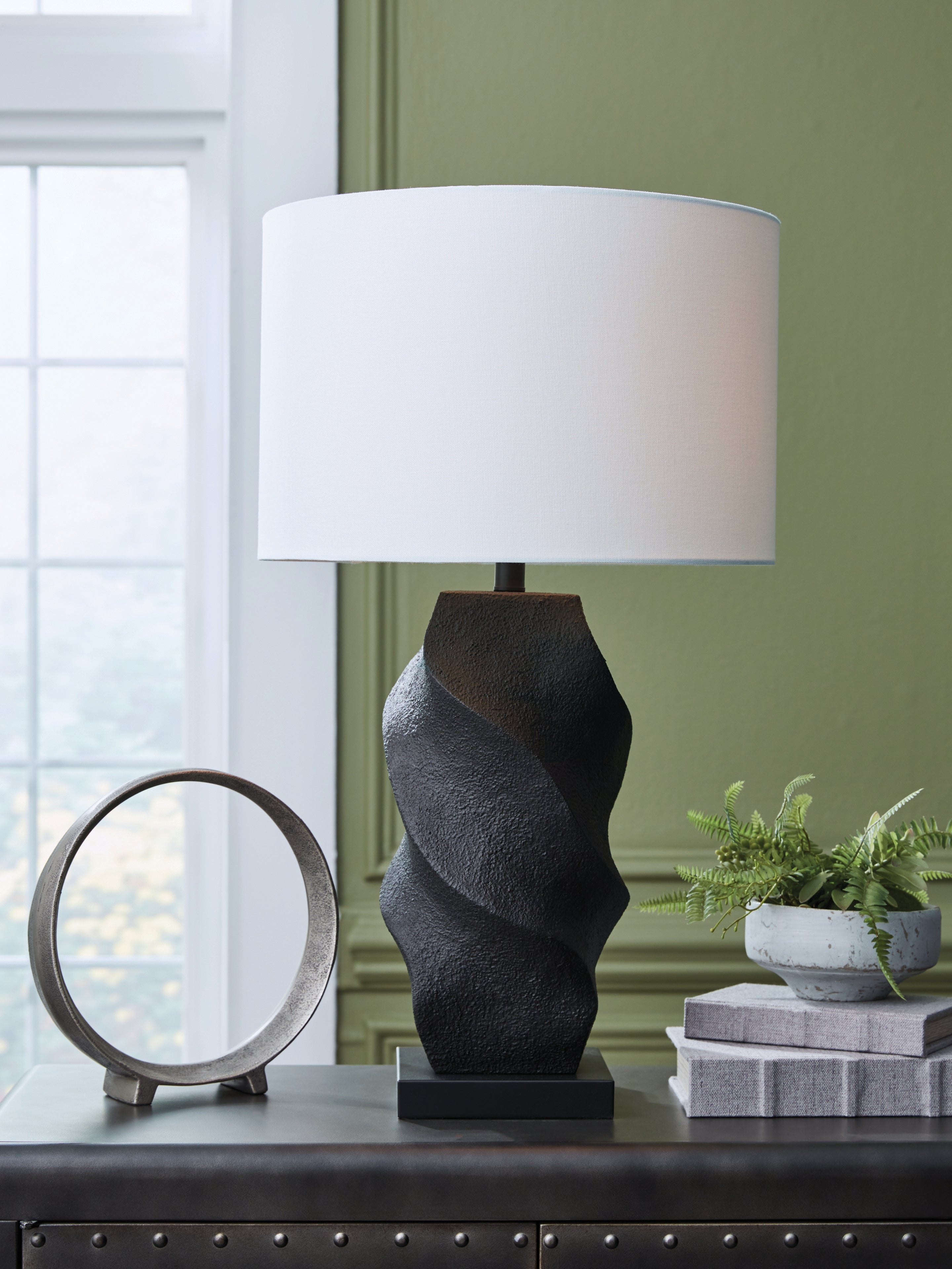 3 Brothers Decor - Ashley Furniture - Amillion Lighting - Poly Table Lamp (1/CN) / Black - L235904