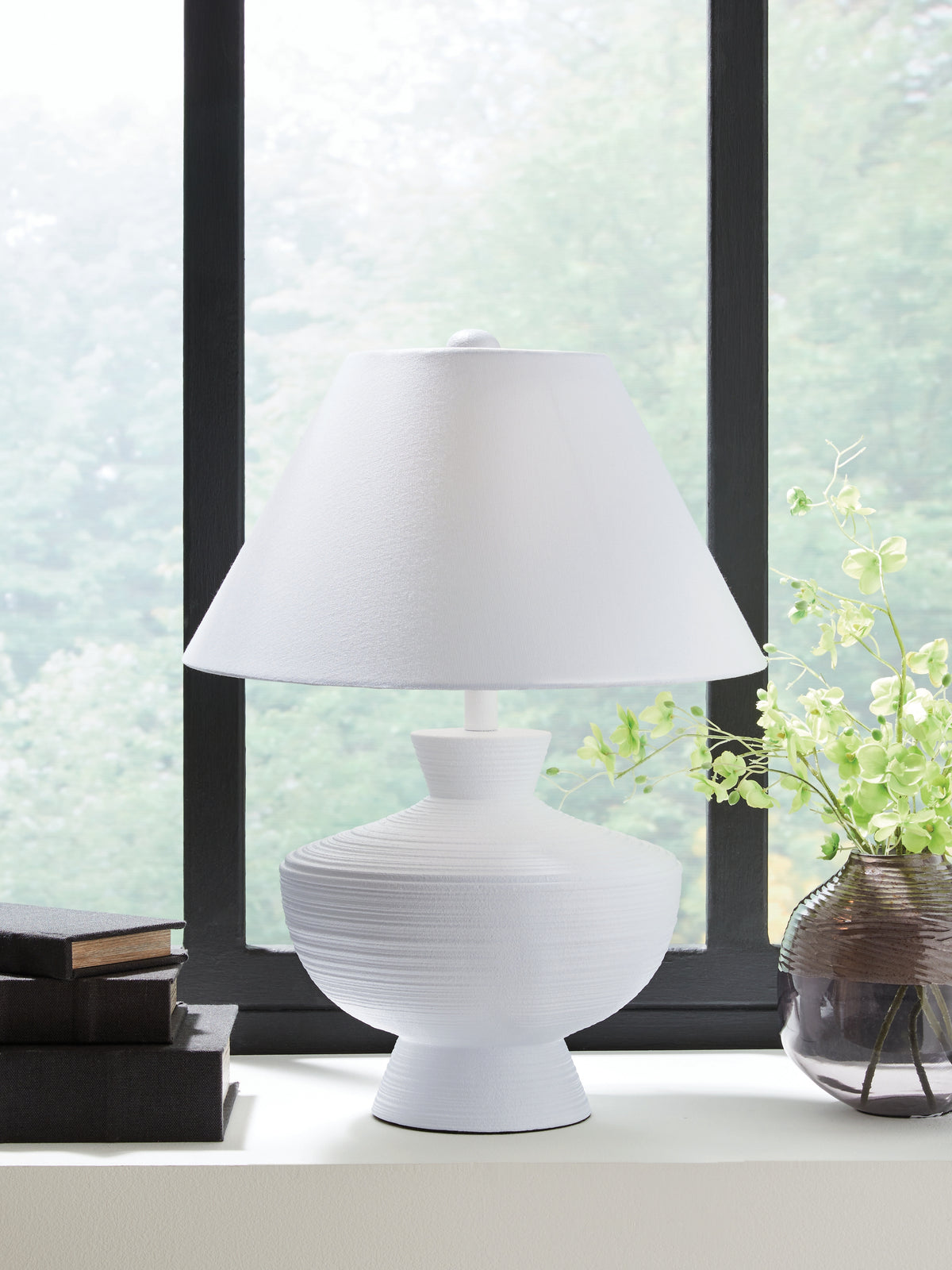 3 Brothers Decor - Ashley Furniture - Harelwood Lighting - Poly Table Lamp (1/CN) / White - L235934