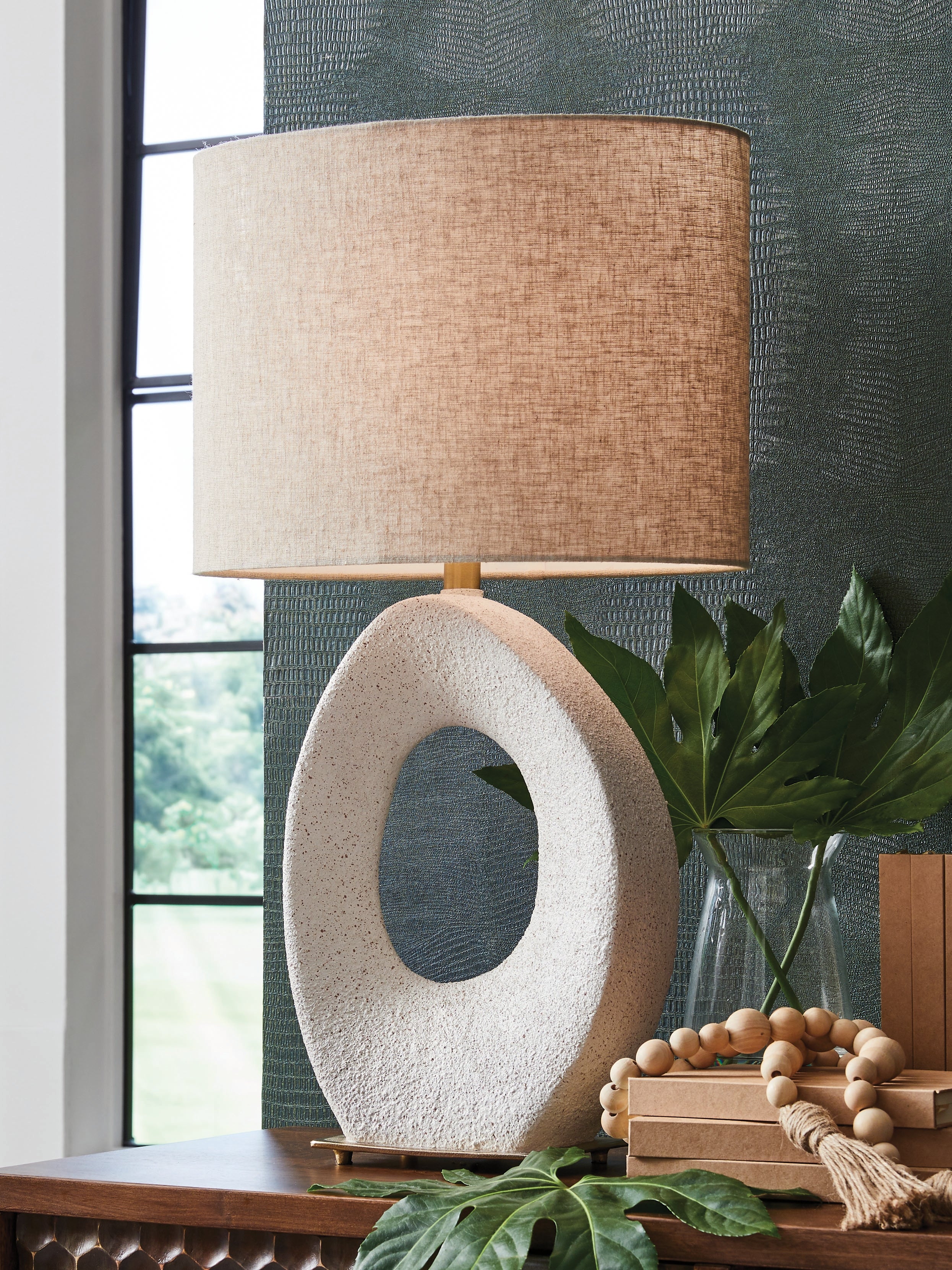3 Brothers Decor - Ashley Furniture - Trentlen Lighting - Paper Table Lamp (1/CN) / Cream/Gold Finish - L235984