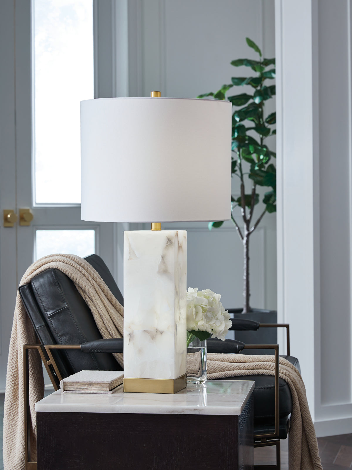 3 Brothers Decor - Ashley Furniture - Linderfield Lighting - Alabaster Table Lamp (1/CN) / White/Gold Finish - L429094