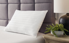 3 Brothers Decor - Ashley Furniture - Zephyr 2.0 Pillows - Cotton Pillow (Set of 2)(9/CS) / White - M52110