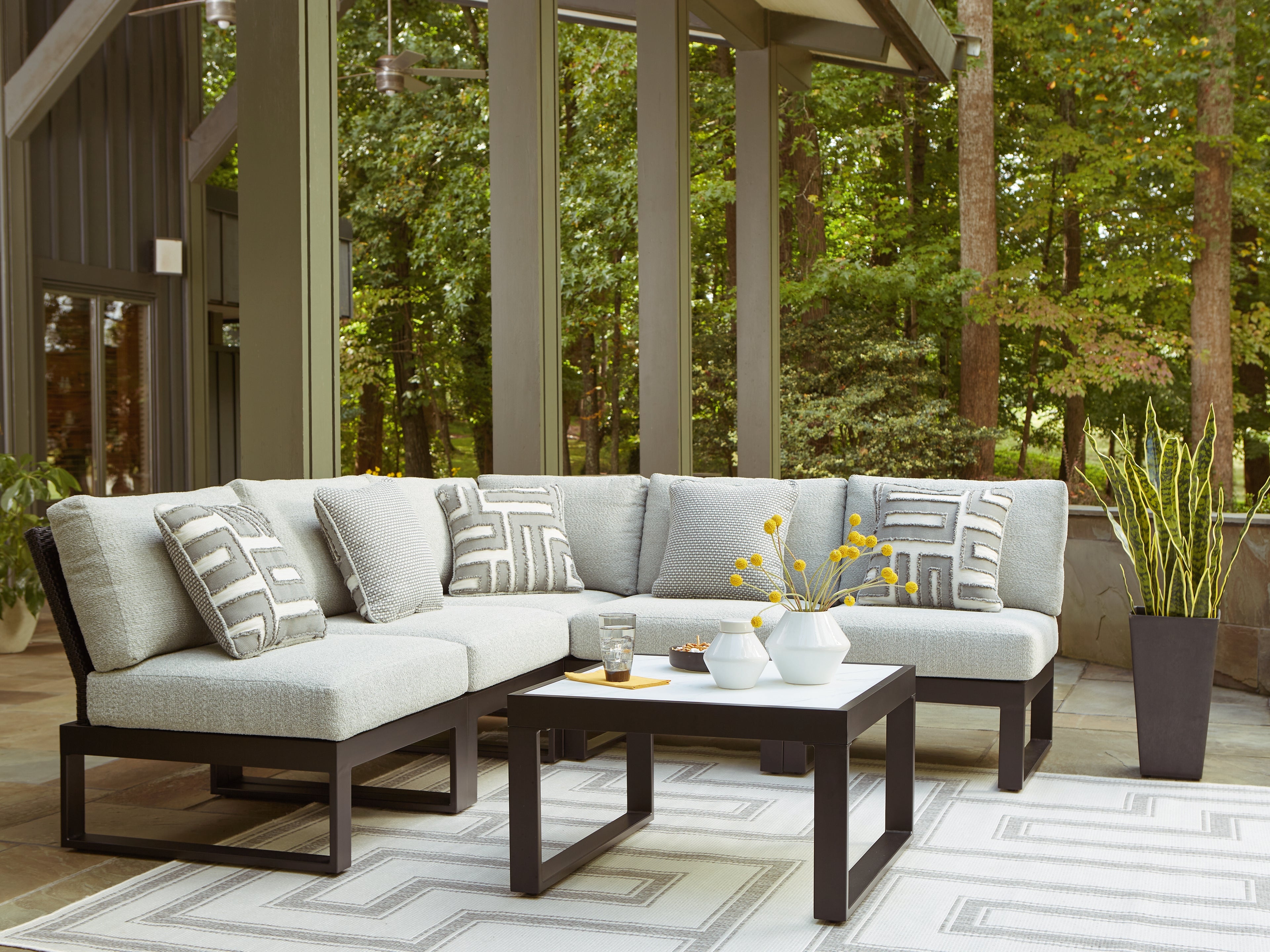 3 Brothers Decor - Ashley Furniture - Beachloft Outdoor - 5-Piece Outdoor Sectional / Black/Gray - P490P2