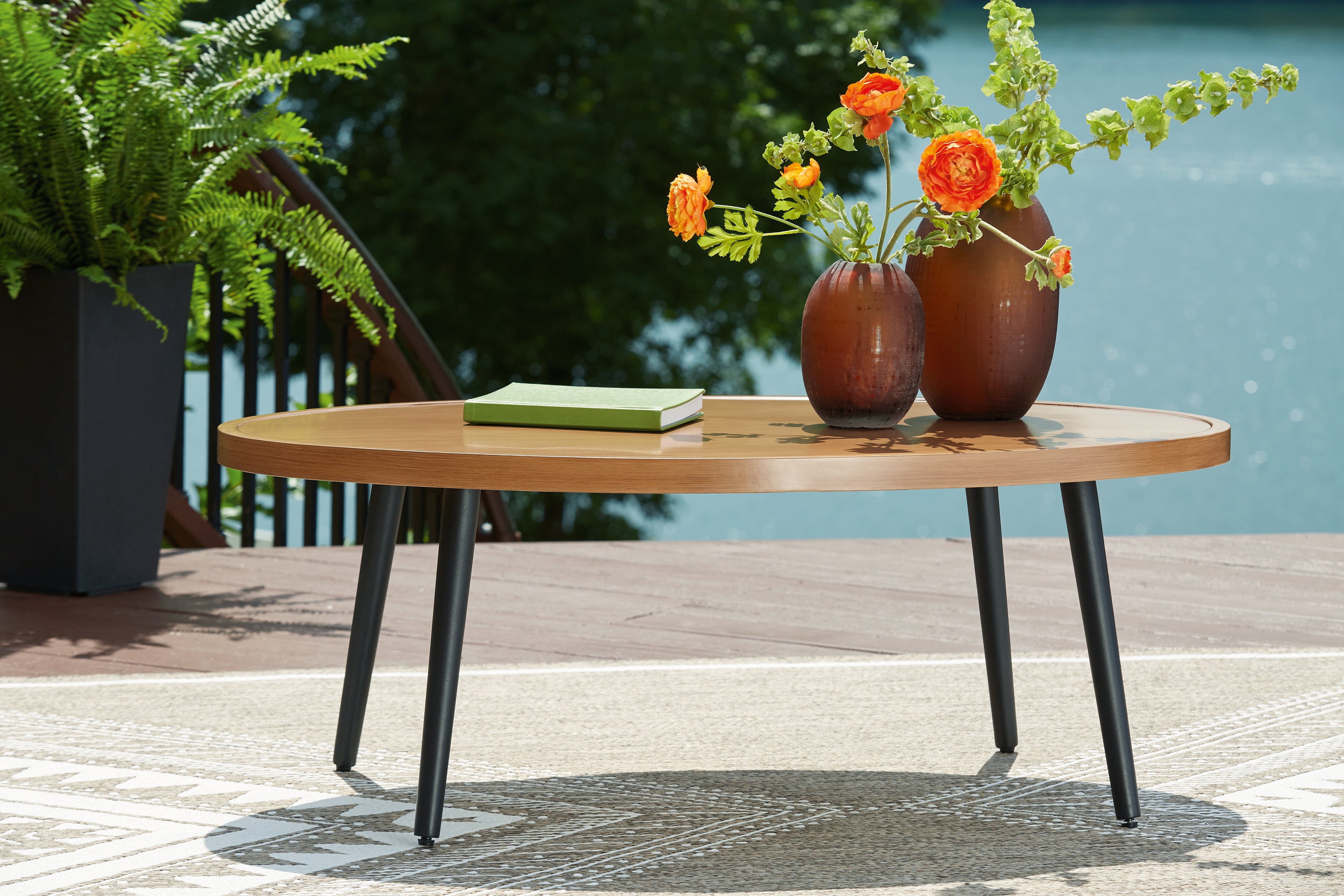3 Brothers Decor - Ashley Furniture - Horizon Hall Outdoor - Cocktail Table / Two-tone Brown - P572-701