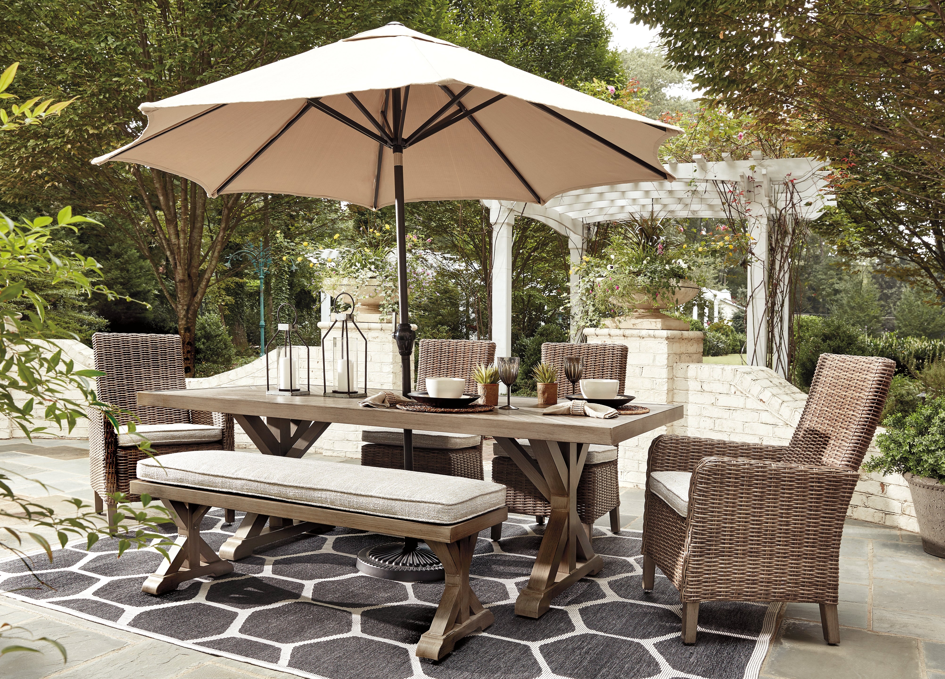 3 Brothers Decor - Ashley Furniture - Beachcroft Outdoor - RECT Dining Table w/UMB OPT / Beige - P791-625