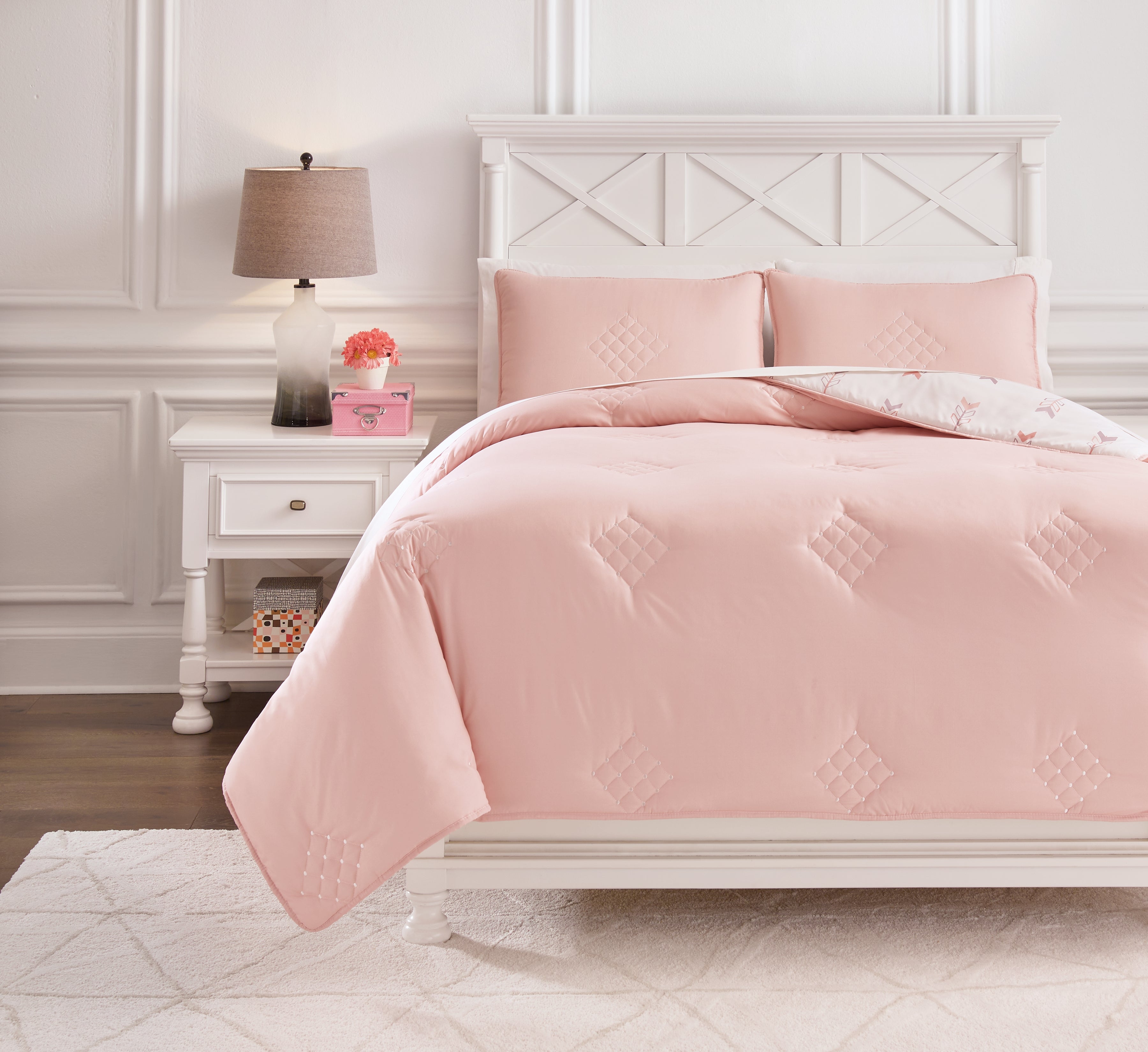 3 Brothers Decor - Ashley Furniture - Lexann Full Comforter Set - Full Comforter Set / Pink/White/Gray - Q901003F