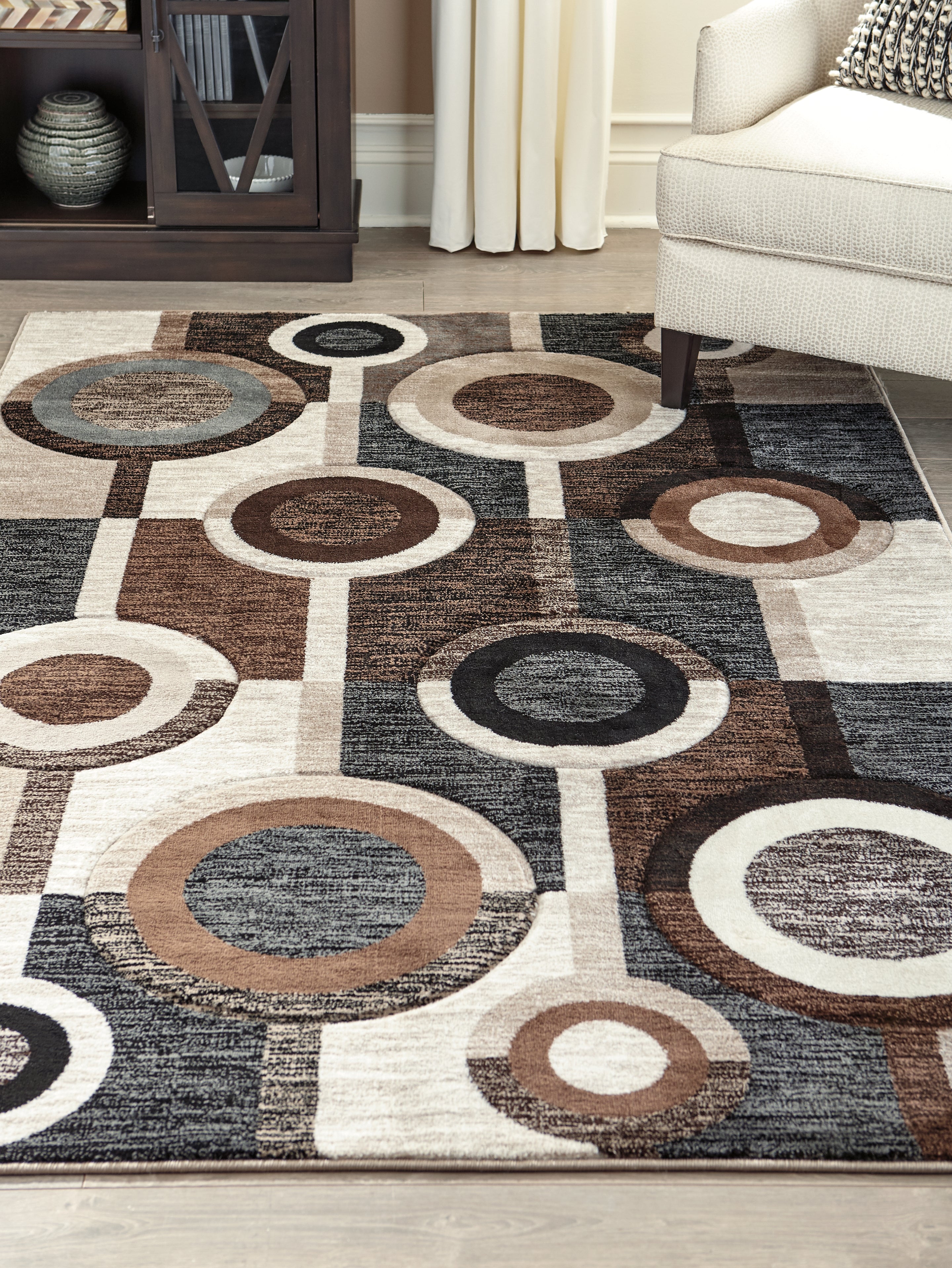 3 Brothers Decor - Ashley Furniture - Guintte Rug - 8'2" x 9'6" Rug / Multi - R403971