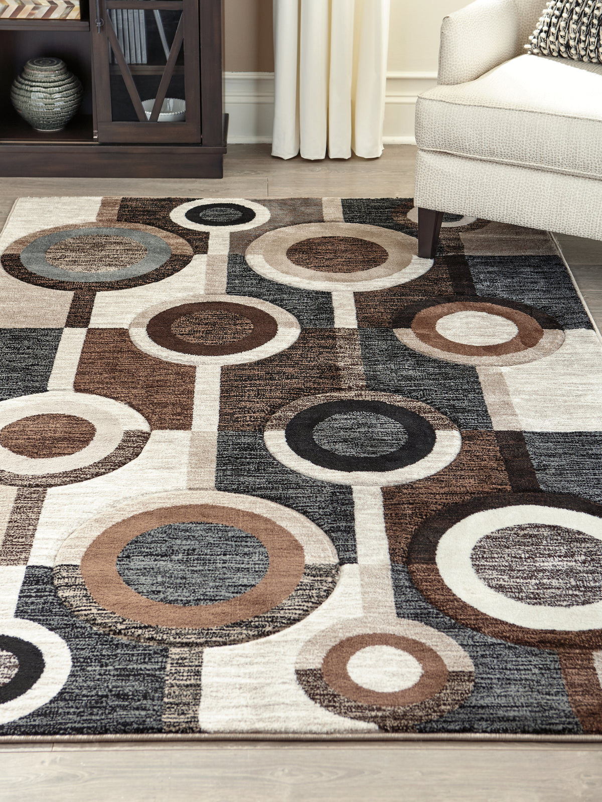 3 Brothers Decor - Ashley Furniture - Guintte Rug - 8'2" x 9'6" Rug / Multi - R403971