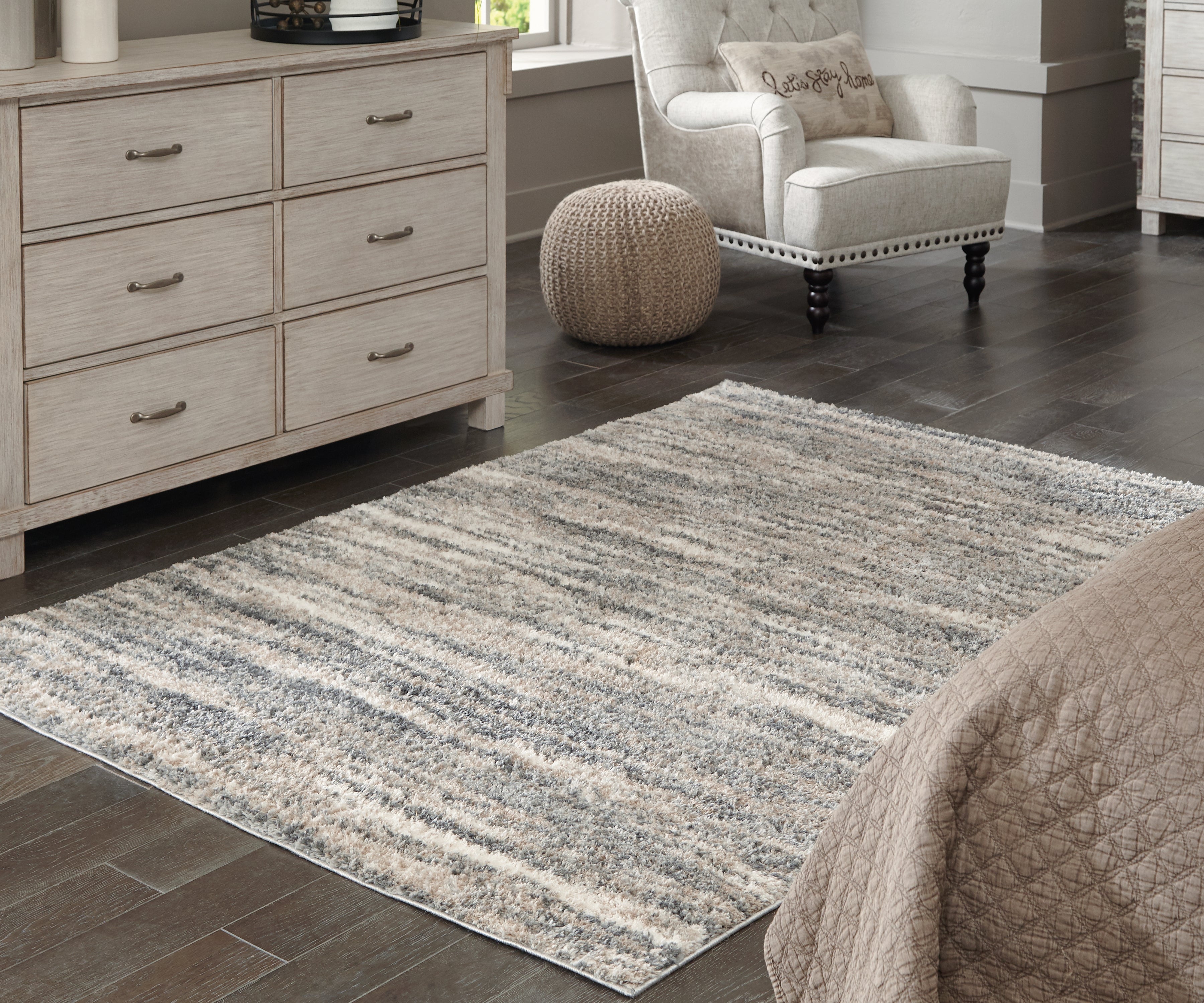3 Brothers Decor - Ashley Furniture - Gizela Rug - 5'3" x 7'3" Rug / Ivory/Beige/Gray - R404862
