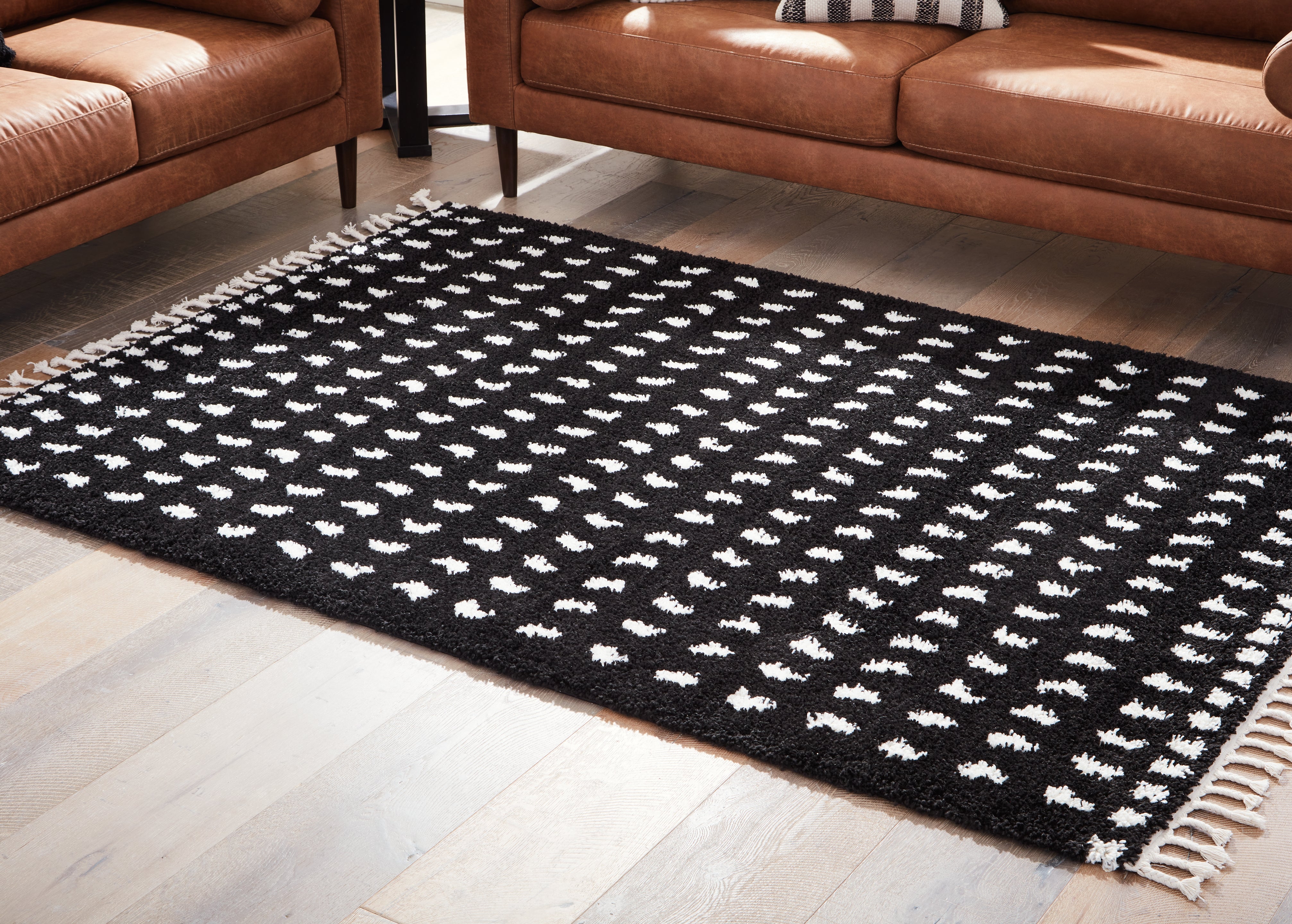 3 Brothers Decor - Ashley Furniture - Minston Rug - 8' x 10' Rug / Black/White - R405951