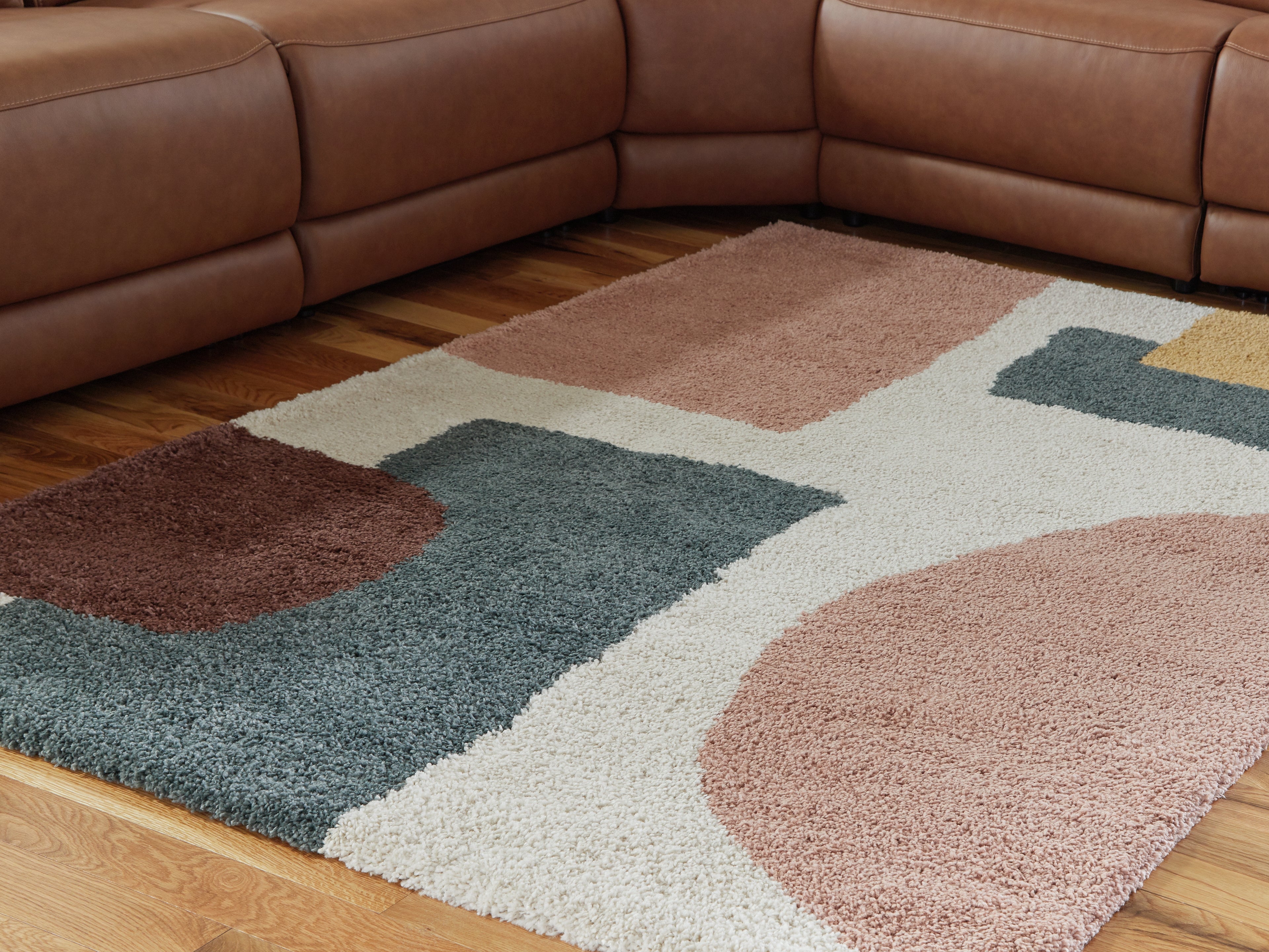 3 Brothers Decor - Ashley Furniture - Flynnwick Rug - 5' x 7' Rug / Cream/Pink/Gray - R407182