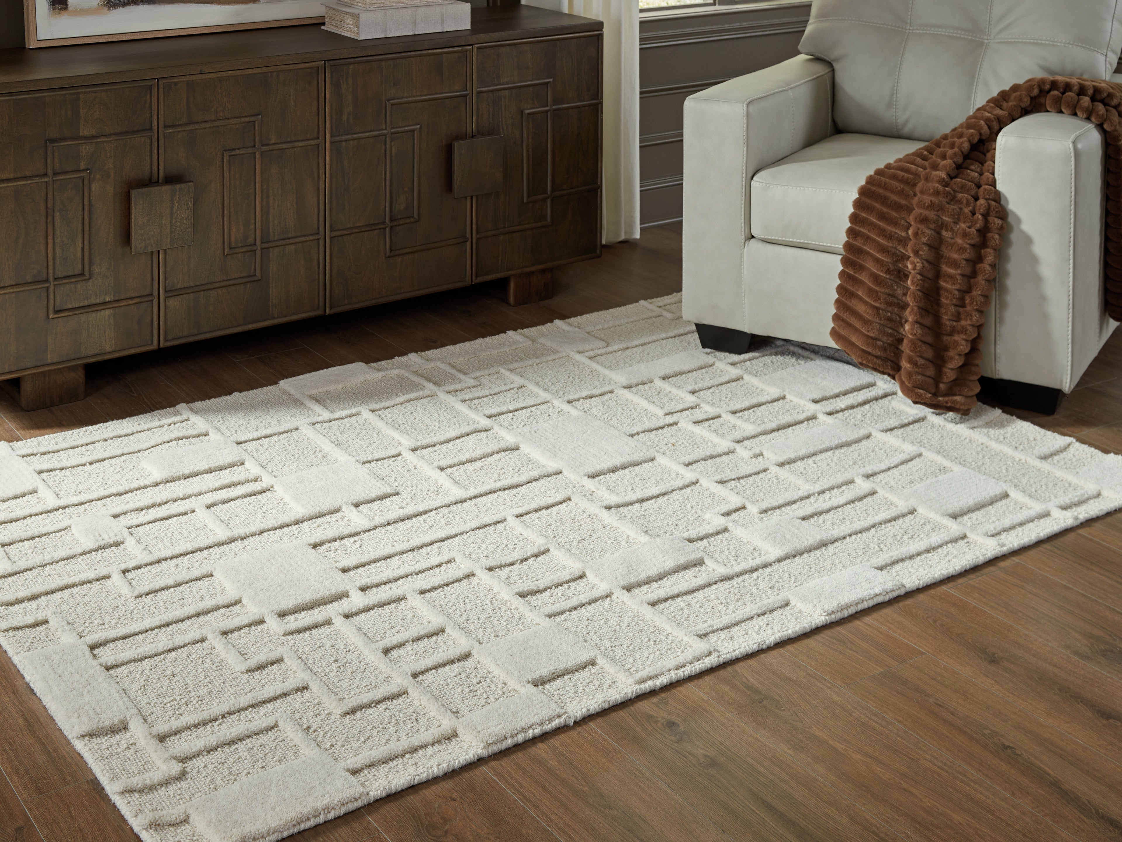 3 Brothers Decor - Ashley Furniture - Empriss Rug - 5' x 7' Area Rug / Ivory - R407622