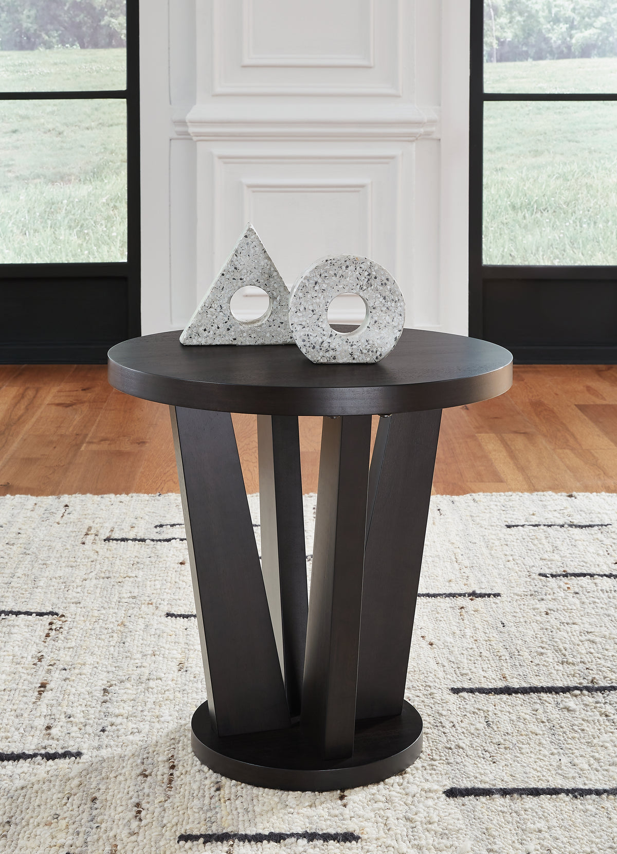 3 Brothers Decor - Ashley Furniture - Chasinfield End Table - Round End Table / Dark Brown - T458-6