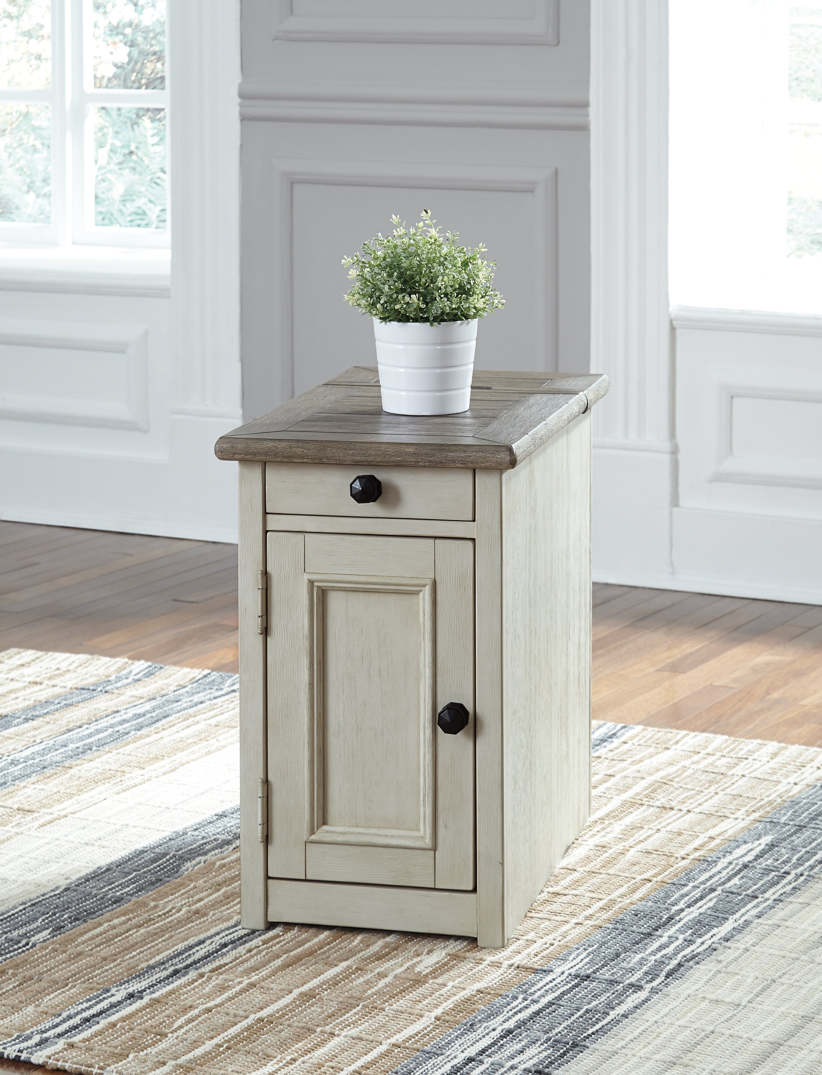 3 Brothers Decor - Ashley Furniture - Bolanburg Chairside End Table with USB Ports & Outlets - Chair Side End Table / Two-tone - T637-7