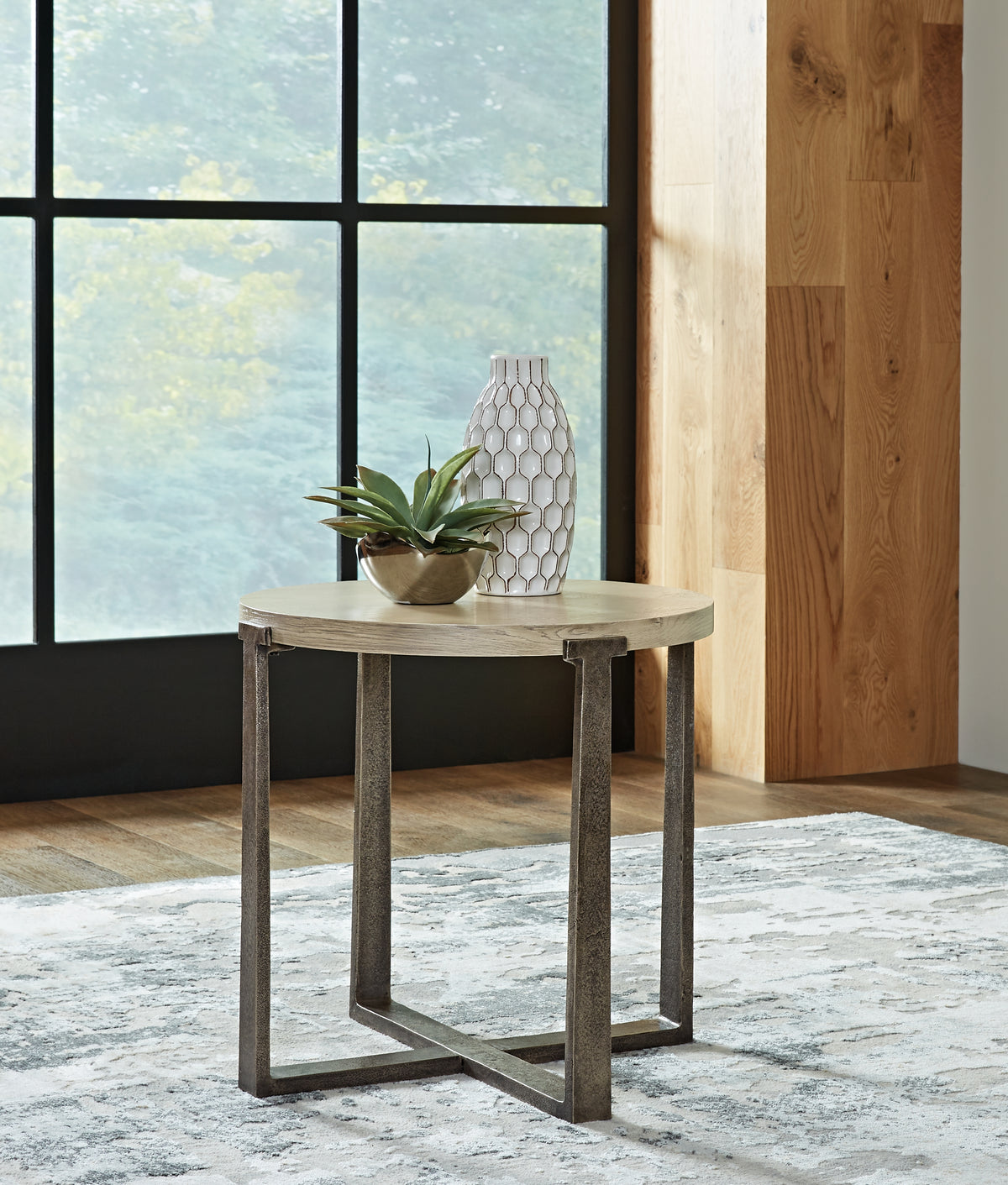 3 Brothers Decor - Ashley Furniture - Dalenville End Table - Round End Table / Gray - T965-6