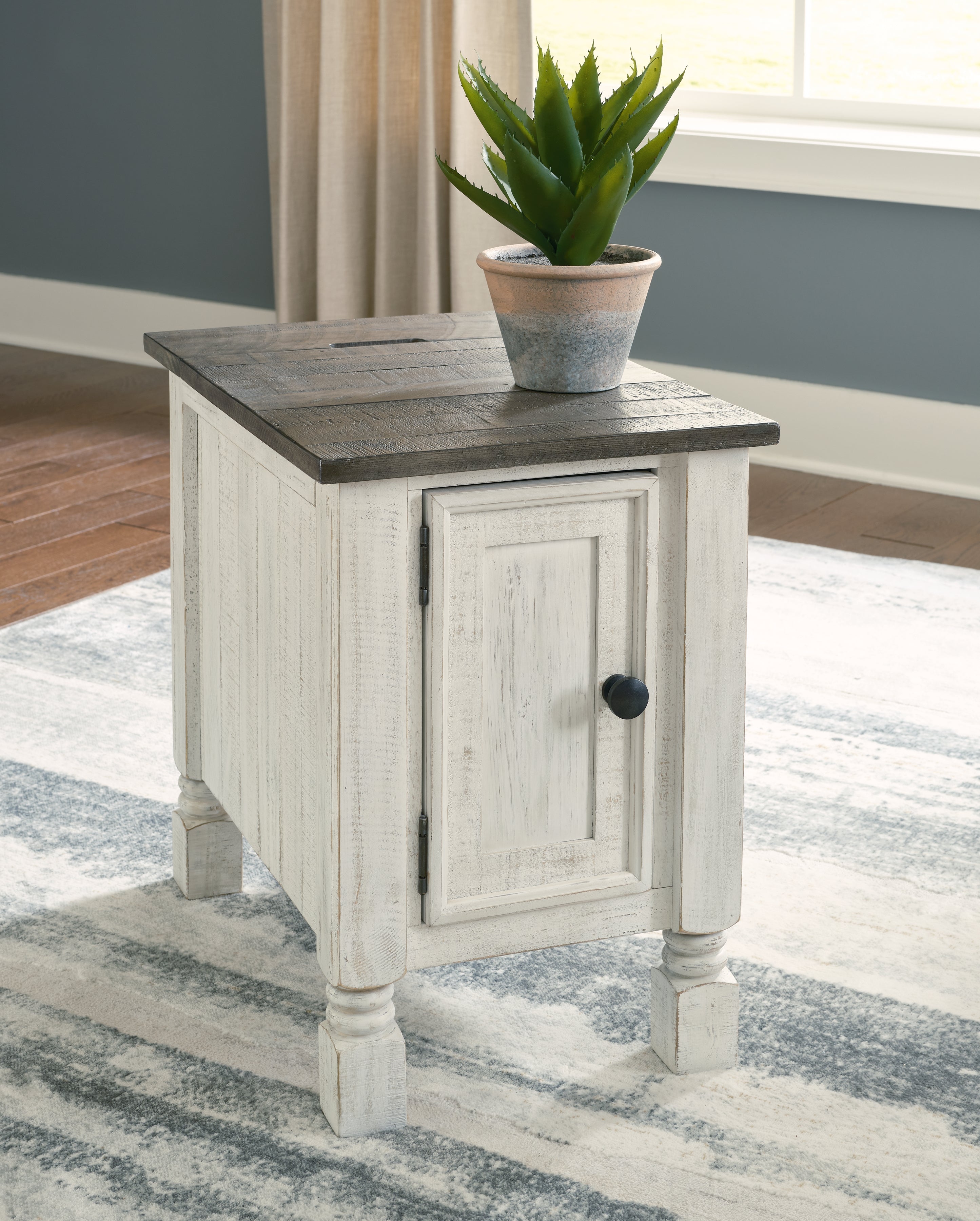 3 Brothers Decor - Ashley Furniture - Havalance Chairside End Table - Chair Side End Table / White/Gray - T994-7
