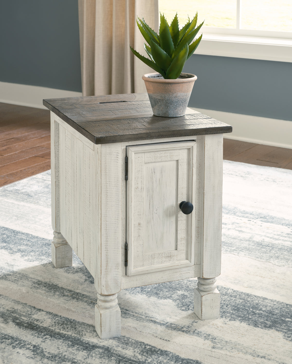 3 Brothers Decor - Ashley Furniture - Havalance Chairside End Table - Chair Side End Table / White/Gray - T994-7