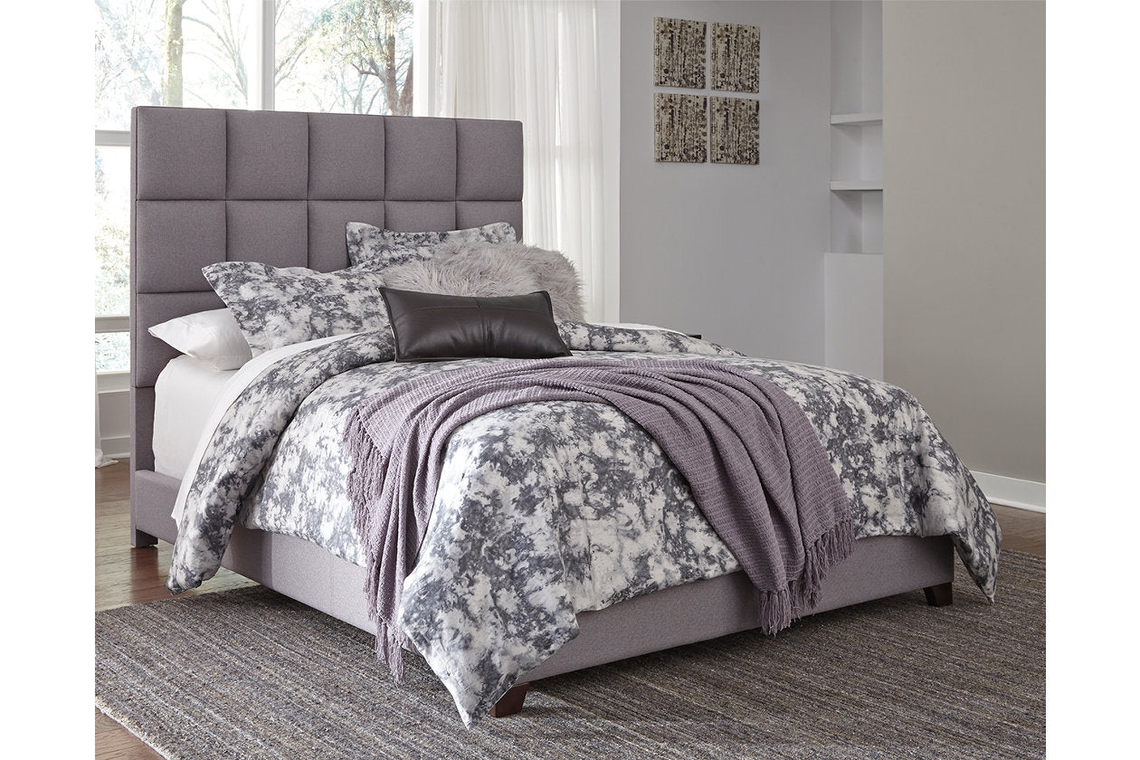 Dolante Bedroom - Tampa Furniture Outlet