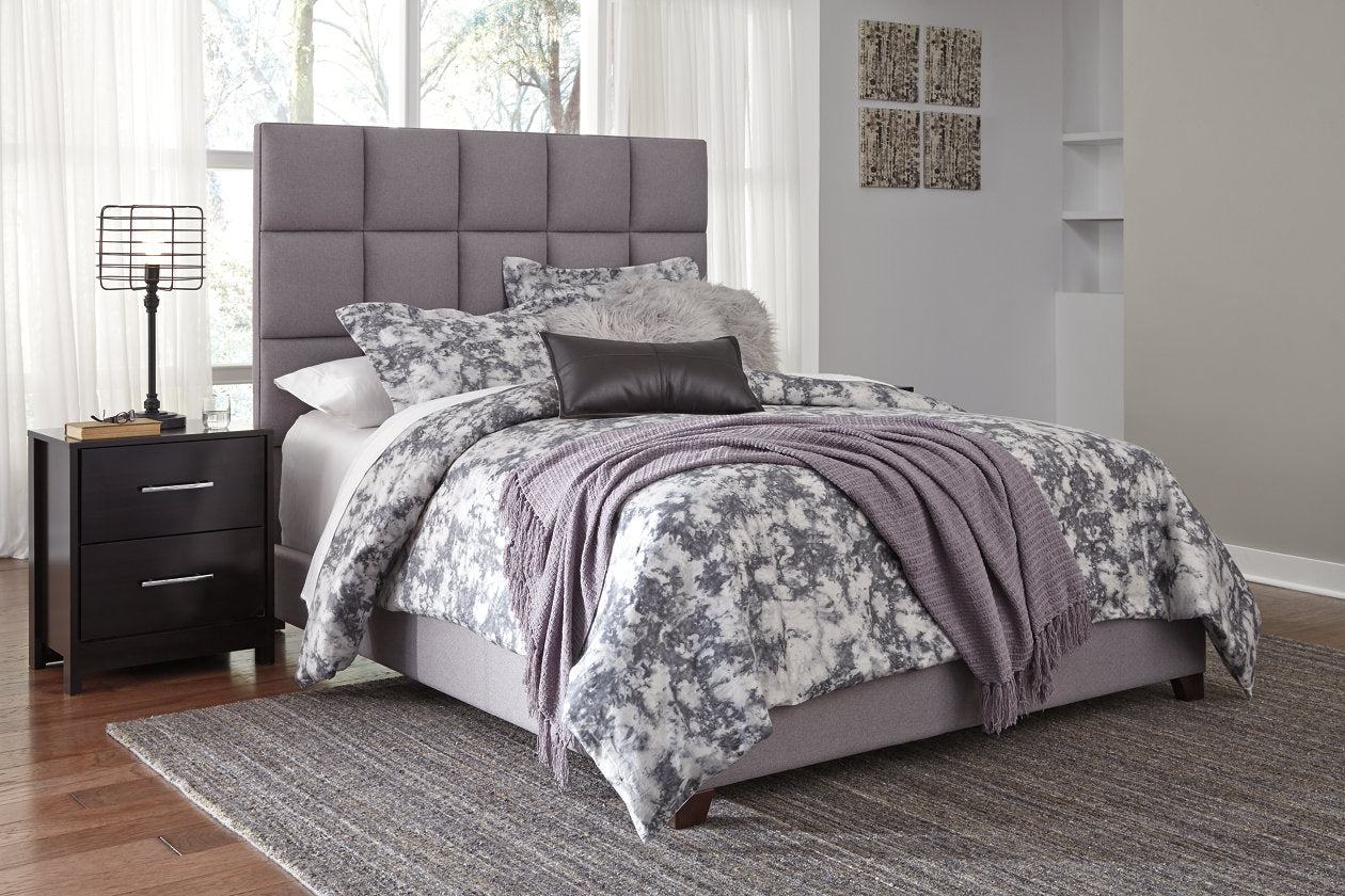 Dolante Bedroom - Tampa Furniture Outlet