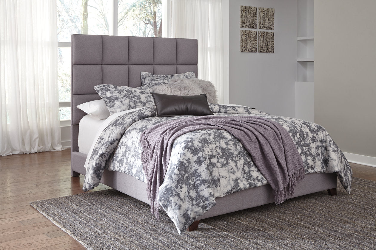 Dolante Bedroom - Tampa Furniture Outlet