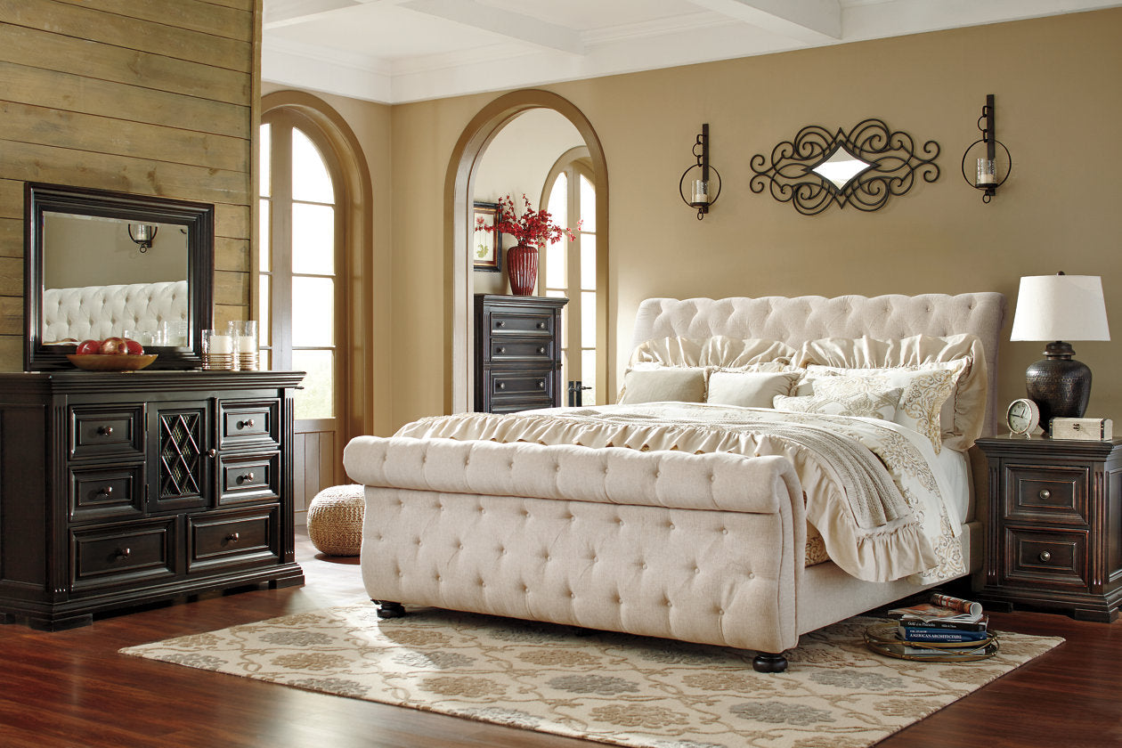 Willenburg Bedroom - Tampa Furniture Outlet