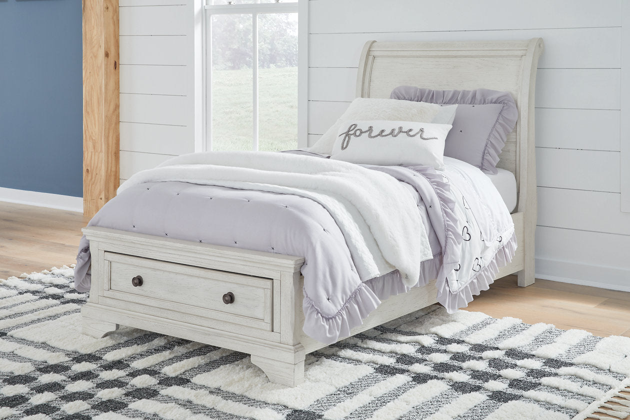 Robbinsdale Bedroom - Tampa Furniture Outlet