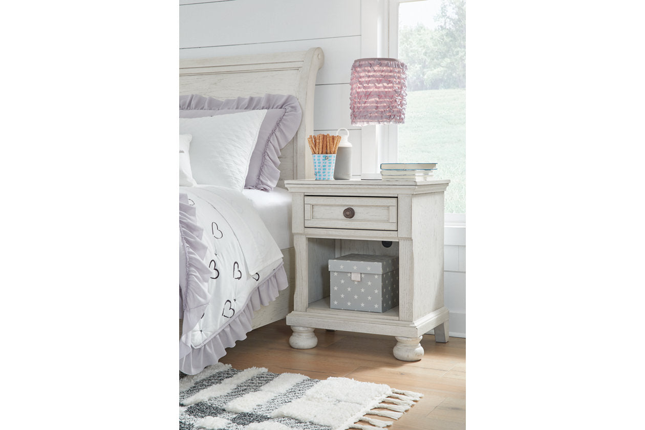 Robbinsdale Bedroom - Tampa Furniture Outlet