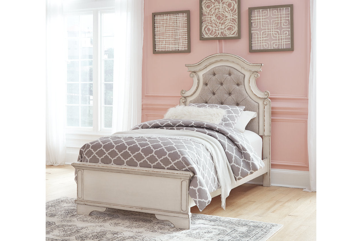 Realyn Bedroom - Tampa Furniture Outlet