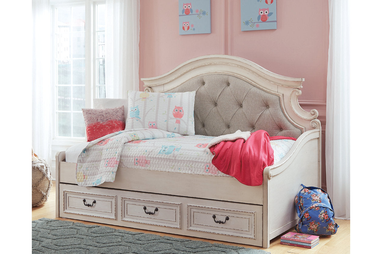 Realyn Bedroom - Tampa Furniture Outlet