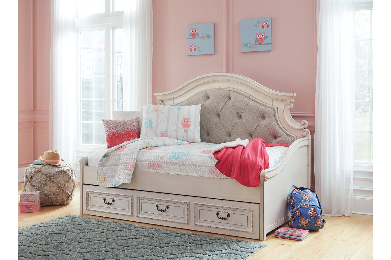 Realyn Bedroom - Tampa Furniture Outlet