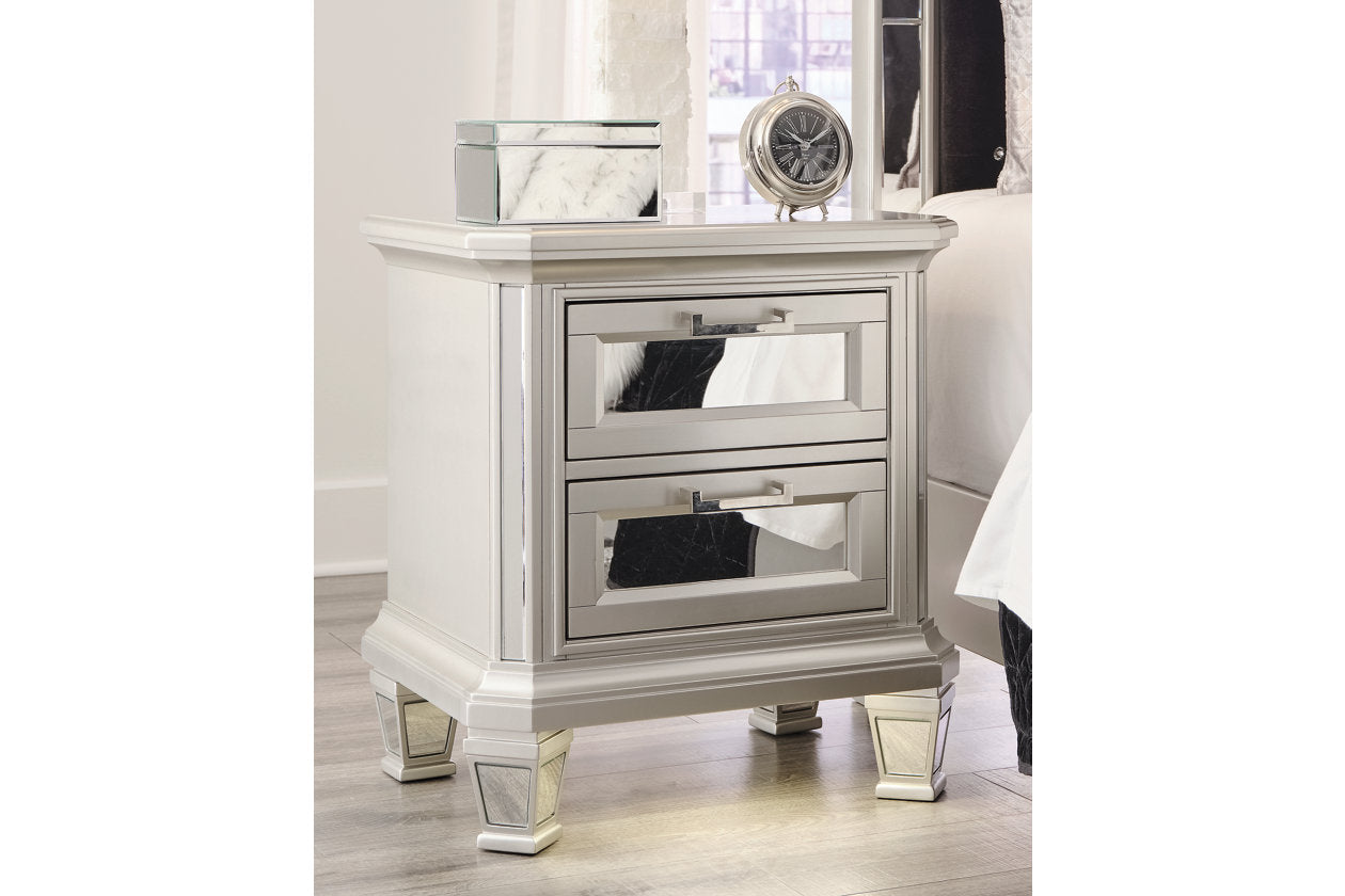 Lindenfield Bedroom - Tampa Furniture Outlet